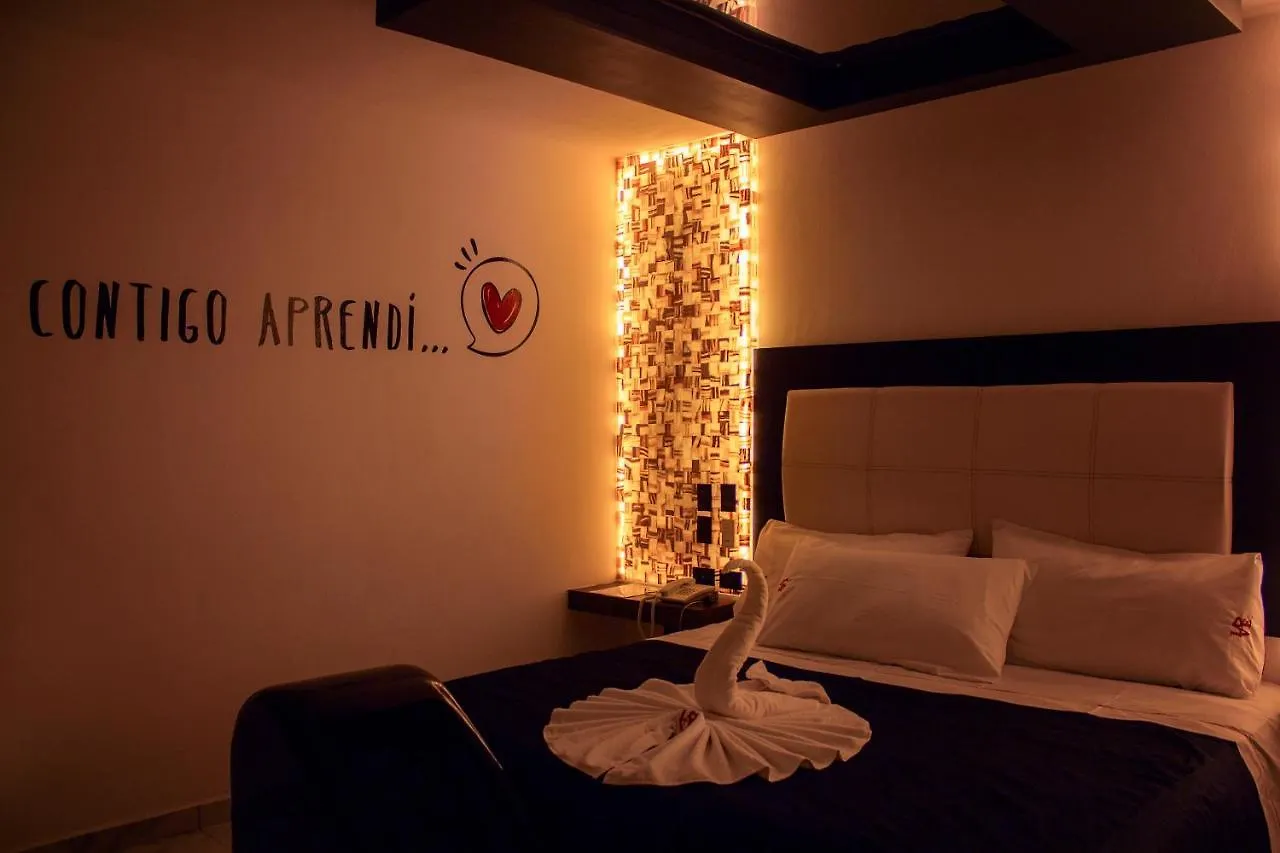 Love Motel Puebla 3*,  México